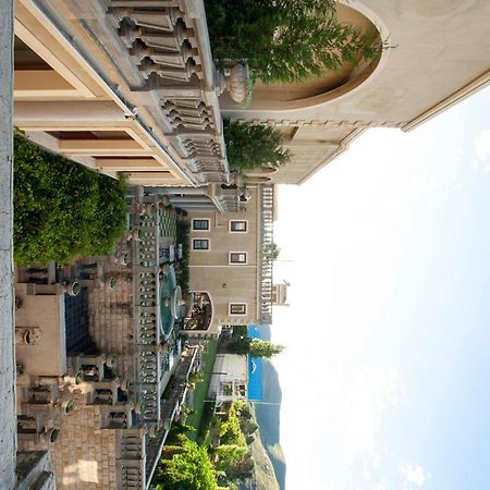 ホテル Il Castello クラレンス エクステリア 写真