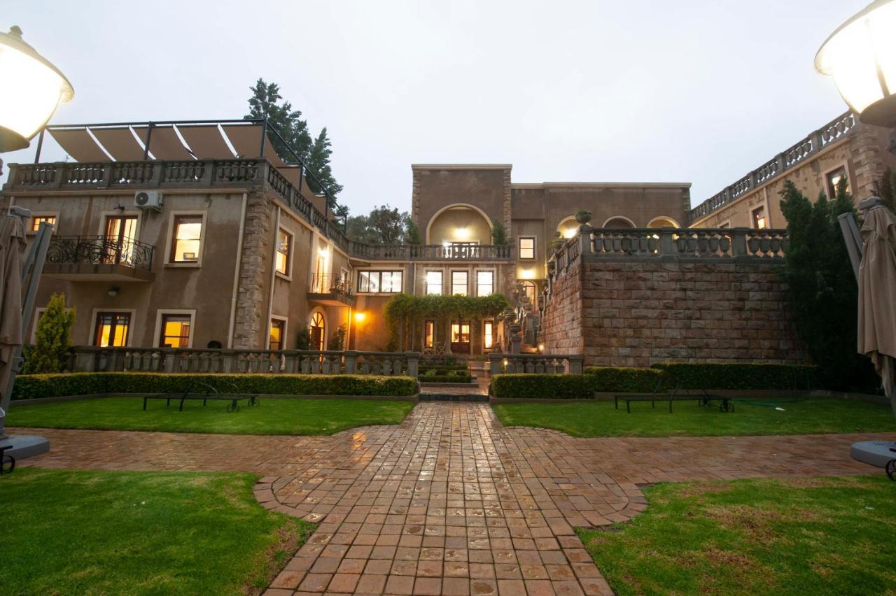 ホテル Il Castello クラレンス エクステリア 写真